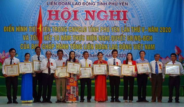 Phú Yên: Hơn 1.000 sáng kiến của công nhân lao động điển hình - 1 Phú Yên: Hơn 1.000 sáng kiến của công nhân lao động điển hình - 1