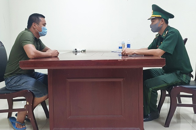 Bắt giữ 2 đối tượng vượt biên trái phép qua cửa khẩu Cha Lo - 1 Bắt giữ 2 đối tượng vượt biên trái phép qua cửa khẩu Cha Lo - 1