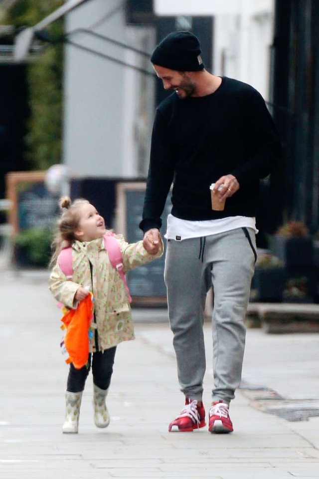 “Công chúa nhà Beckham” đã lớn và biết làm điệu như thế này... - 6 “Công chúa nhà Beckham” đã lớn và biết làm điệu như thế này... - 6