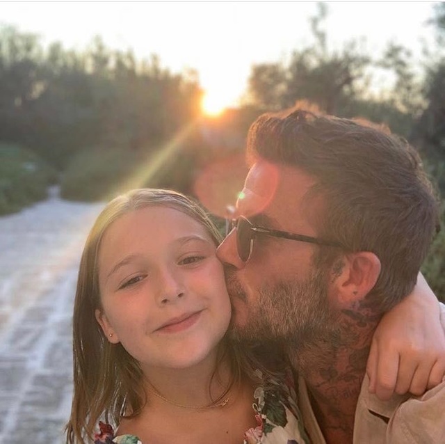“Công chúa nhà Beckham” đã lớn và biết làm điệu như thế này... - 20 “Công chúa nhà Beckham” đã lớn và biết làm điệu như thế này... - 20