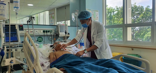 Bác sĩ cắt hàng rào sắt, cứu bệnh nhân bị xuyên thấu bụng - 3 Bác sĩ cắt hàng rào sắt, cứu bệnh nhân bị xuyên thấu bụng - 3