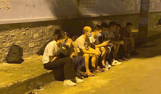 Gần 20 người Trung Quốc bỏ chạy tán loạn khi thấy công an - 1 Gần 20 người Trung Quốc bỏ chạy tán loạn khi thấy công an - 1
