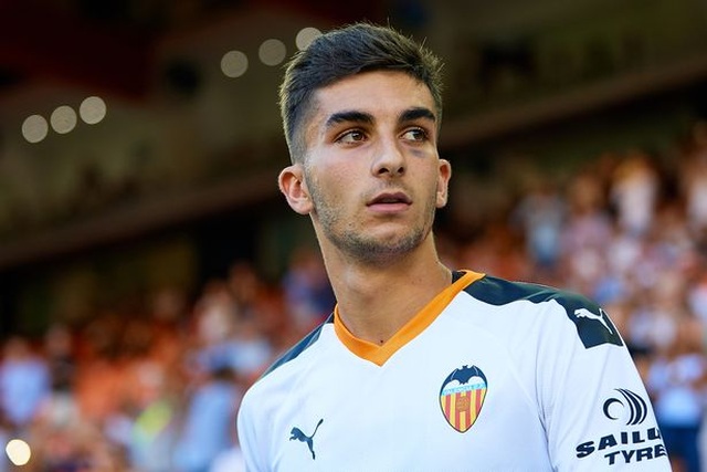 Man City chiêu mộ sao trẻ Valencia để lật đổ ngôi vương của Liverpool - 1 Man City chiêu mộ sao trẻ Valencia để lật đổ ngôi vương của Liverpool - 1