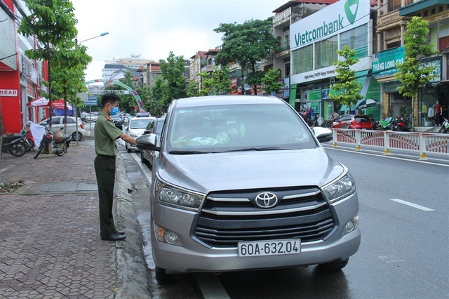 anh-2-phuongtienmalaixedachonguoitrungquoc-1595840665683-1596207329662.jpg