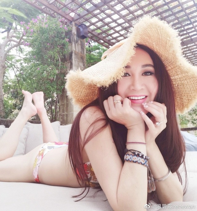 “Phan Kim Liên” Ôn Bích Hà gợi cảm đón tuổi 54 - 12 “Phan Kim Liên” Ôn Bích Hà gợi cảm đón tuổi 54 - 12