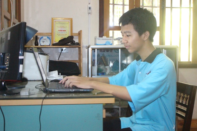 Mẹ bạo bệnh, bố làm xa, 10X vẫn đỗ thủ khoa Tin THPT Chuyên Hà Tĩnh - 3 Mẹ bạo bệnh, bố làm xa, 10X vẫn đỗ thủ khoa Tin THPT Chuyên Hà Tĩnh - 3