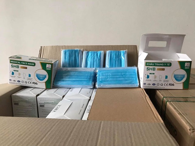 Định ỉm hàng tăng giá, dân buôn cuống cuồng hạ giá khẩu trang vì sợ - 4 Định ỉm hàng tăng giá, dân buôn cuống cuồng hạ giá khẩu trang vì sợ - 4