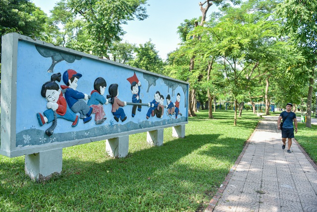 Những trò chơi cũ kỹ, xuống cấp trong Công viên Thống Nhất - 14 Những trò chơi cũ kỹ, xuống cấp trong Công viên Thống Nhất - 14