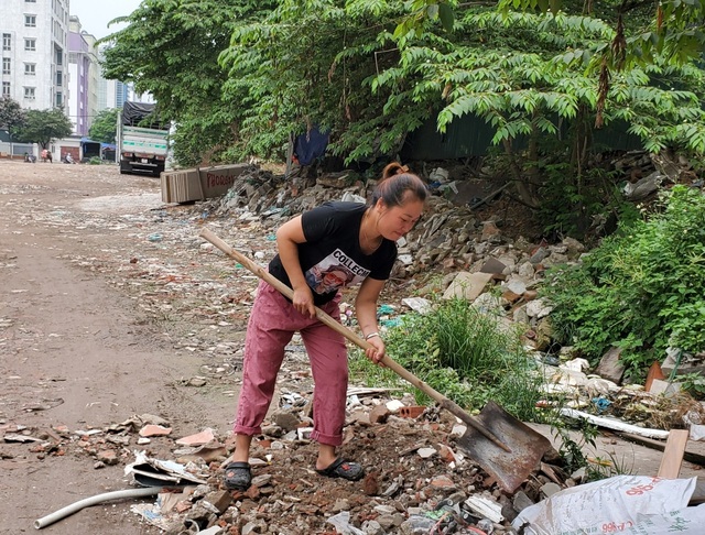 Cấm bán vỉa hè do Covid-19: Lao động tự do khó khăn, nhưng đồng lòng ủng hộ - 2 Cấm bán vỉa hè do Covid-19: Lao động tự do khó khăn, nhưng đồng lòng ủng hộ - 2