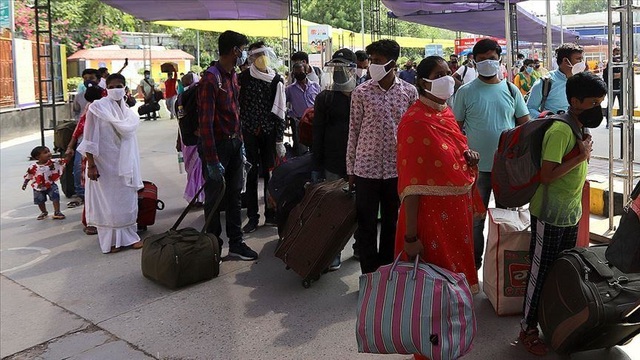 9 người tử vong vì uống nước sát khuẩn chứa cồn để thay rượu - 2 9 người tử vong vì uống nước sát khuẩn chứa cồn để thay rượu - 2