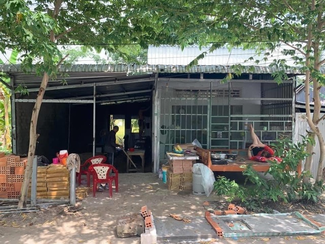 Chàng trai 10 năm đi làm thuê, tích cóp 500 triệu đồng sửa nhà cho bố mẹ - 2 Chàng trai 10 năm đi làm thuê, tích cóp 500 triệu đồng sửa nhà cho bố mẹ - 2