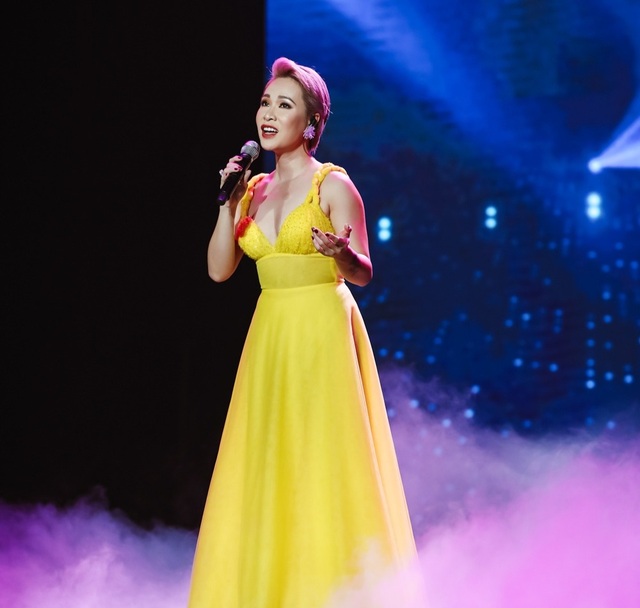 Uyên Linh, Minh Hằng cùng nhiều ca sĩ trình diễn… không có khán giả - 2 Uyên Linh, Minh Hằng cùng nhiều ca sĩ trình diễn… không có khán giả - 2