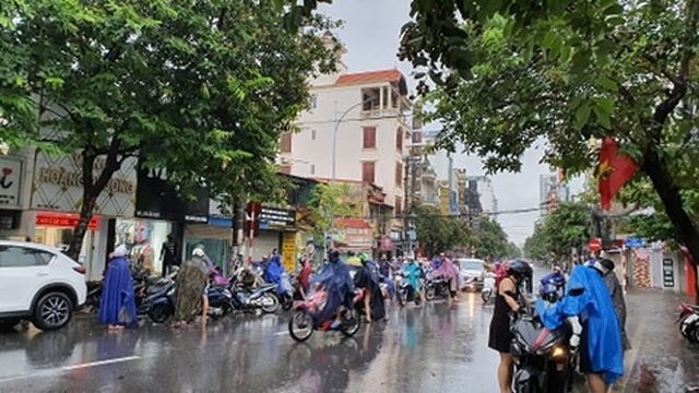 Nhiều tuyến phố Hải Phòng ngập trong biển nước - 9 Nhiều tuyến phố Hải Phòng ngập trong biển nước - 9