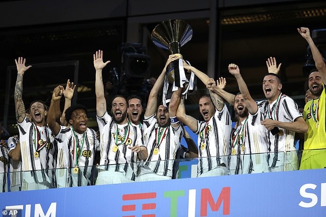 Juventus thua AS Roma, Inter giành ngôi á quân ở ngày hạ màn Serie A - 4 Juventus thua AS Roma, Inter giành ngôi á quân ở ngày hạ màn Serie A - 4