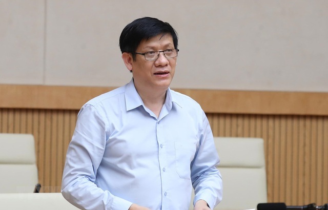 Quyền Bộ trưởng Y tế: “Covid-19 tấn công đúng 3 khoa có bệnh nhân yếu nhất” - 1 Quyền Bộ trưởng Y tế: “Covid-19 tấn công đúng 3 khoa có bệnh nhân yếu nhất” - 1