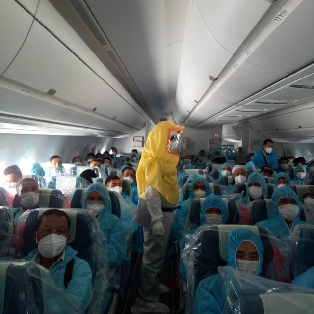 Chuyện chưa kể về chuyến bay đặc biệt chở 120 người Việt mắc Covid-19 - 8 Chuyện chưa kể về chuyến bay đặc biệt chở 120 người Việt mắc Covid-19 - 8