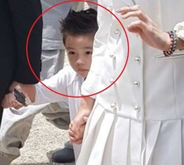 Hôn nhân viên mãn của Lee Byung Heon bên mỹ nhân “Vườn sao băng” - 7 Hôn nhân viên mãn của Lee Byung Heon bên mỹ nhân “Vườn sao băng” - 7