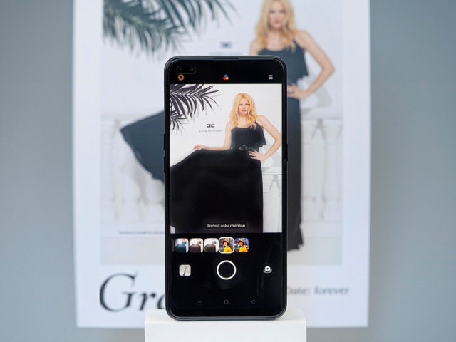 oppo-reno-4-reno-4-pro-bat-ngo-co-gia-cuc-tot-khuay-dong-thi-truong-smartphonedocx-1596370701670.jpeg