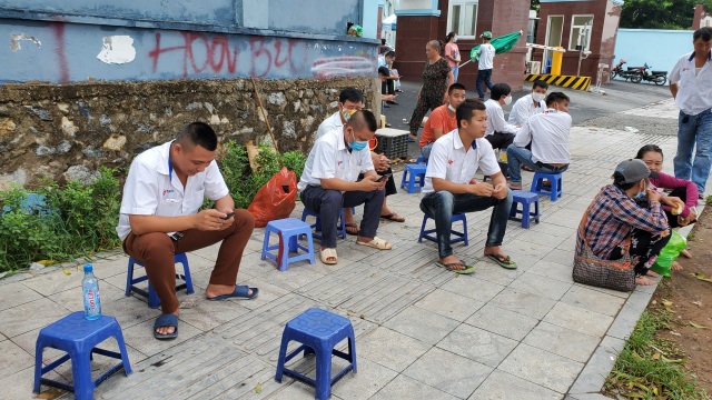Hà Nội: Lái xe taxi điêu đứng vì Covid-19 - 2 Hà Nội: Lái xe taxi điêu đứng vì Covid-19 - 2