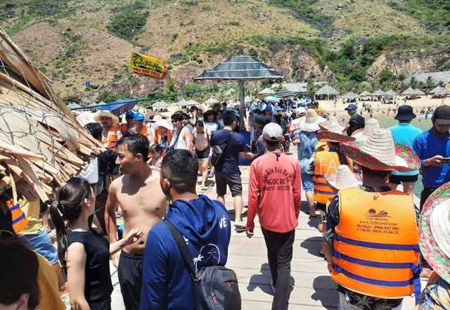 Khách hủy tour hàng loạt, doanh nghiệp du lịch ở thế “khó chồng khó” - 1 Khách hủy tour hàng loạt, doanh nghiệp du lịch ở thế “khó chồng khó” - 1