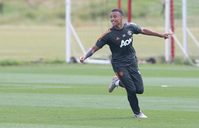 Man Utd luyện công chuẩn bị trở lại Europa League - 18 Man Utd luyện công chuẩn bị trở lại Europa League - 18