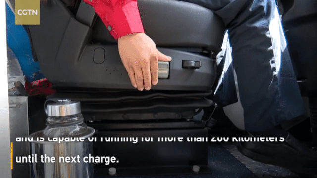 Trung Quốc trình làng mẫu xe bus điện siêu dài tới 18 m - 4 Trung Quốc trình làng mẫu xe bus điện siêu dài tới 18 m - 4