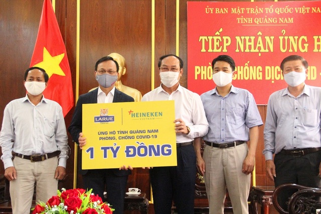 Bia Larue tiếp lửa lạc quan, tiếp sức cho miền Trung ruột thịt - 2 Bia Larue tiếp lửa lạc quan, tiếp sức cho miền Trung ruột thịt - 2