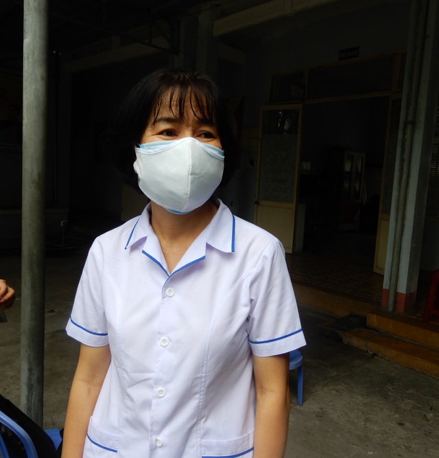 Chống dịch Covid-19, nữ nhân viên y tế Đà Nẵng ngất xỉu vì quá sức - 2 Chống dịch Covid-19, nữ nhân viên y tế Đà Nẵng ngất xỉu vì quá sức - 2