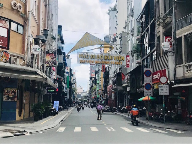 “Mặt bằng vàng” Quận 1, TPHCM đua nhau treo bảng cho thuê trong mùa dịch - 1 “Mặt bằng vàng” Quận 1, TPHCM đua nhau treo bảng cho thuê trong mùa dịch - 1