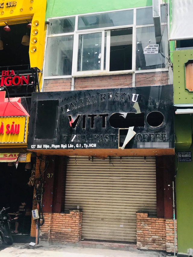 “Mặt bằng vàng” Quận 1, TPHCM đua nhau treo bảng cho thuê trong mùa dịch - 6 “Mặt bằng vàng” Quận 1, TPHCM đua nhau treo bảng cho thuê trong mùa dịch - 6