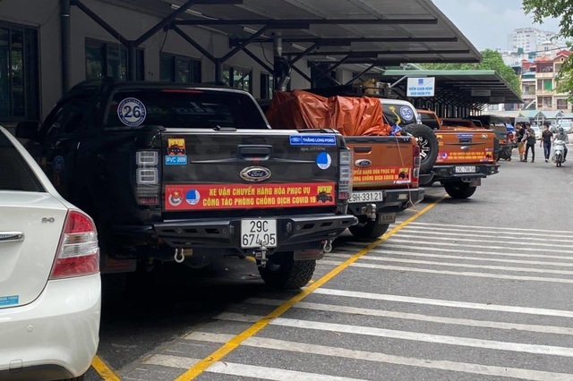 Đoàn xe bán tải vận chuyển miễn phí hàng hóa chống dịch Covid-19 - 1 Đoàn xe bán tải vận chuyển miễn phí hàng hóa chống dịch Covid-19 - 1