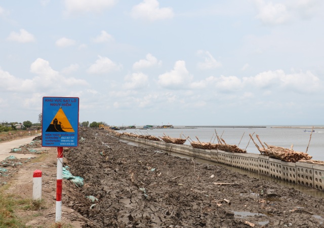 Cà Mau: 7 tháng, thiên tai “thổi bay” 25 tỷ, cần hàng chục tỷ để khắc phục - 3 Cà Mau: 7 tháng, thiên tai “thổi bay” 25 tỷ, cần hàng chục tỷ để khắc phục - 3
