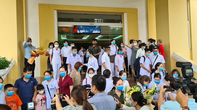 Đoàn y bác sĩ Hà Nội, Hải Phòng lên đường đến với tâm dịch Đà Nẵng - 1 Đoàn y bác sĩ Hà Nội, Hải Phòng lên đường đến với tâm dịch Đà Nẵng - 1