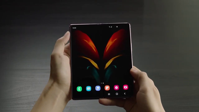 Galaxy Z Fold2 lộ video trên tay trước thềm ra mắt - 1 Galaxy Z Fold2 lộ video trên tay trước thềm ra mắt - 1