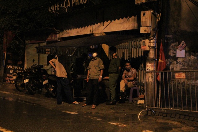 Hà Nội: Phong tỏa, cách ly con ngõ nơi bệnh nhân 714 sinh sống - 6 Hà Nội: Phong tỏa, cách ly con ngõ nơi bệnh nhân 714 sinh sống - 6