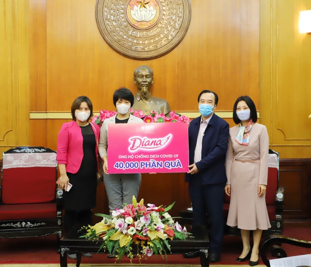 Diana Unicharm chung tay cùng cả nước hướng về Đà Nẵng - 3 Diana Unicharm chung tay cùng cả nước hướng về Đà Nẵng - 3