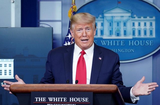 Hơn 1.000 người chết mỗi ngày tại Mỹ, ông Trump nói kiểm soát được dịch - 1 Hơn 1.000 người chết mỗi ngày tại Mỹ, ông Trump nói kiểm soát được dịch - 1