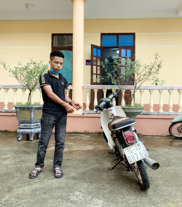 Lạng lách, đánh võng trên đường rồi tông Đại úy công an bị thương - 2 Lạng lách, đánh võng trên đường rồi tông Đại úy công an bị thương - 2