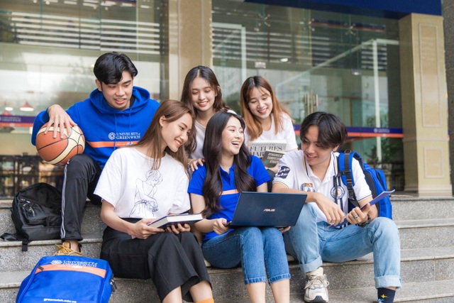 Quyết chi 30 tỷ học bổng cho thí sinh tốt nghiệp đợt 2 do Covid-19 - 1 Quyết chi 30 tỷ học bổng cho thí sinh tốt nghiệp đợt 2 do Covid-19 - 1