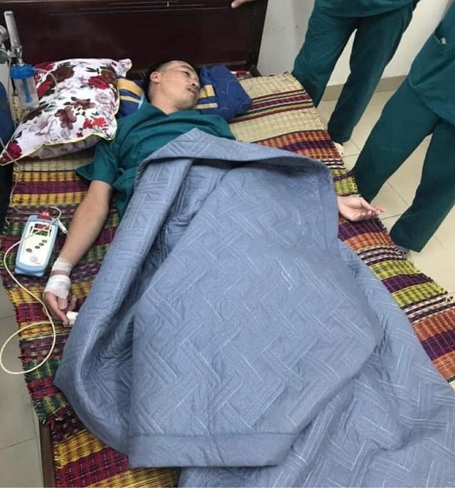 Đà Nẵng: Xúc động hình ảnh cuộc chiến chống Covid-19 của chiến sĩ áo trắng - 3 Đà Nẵng: Xúc động hình ảnh cuộc chiến chống Covid-19 của chiến sĩ áo trắng - 3
