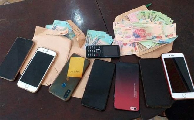 Người phụ nữ 63 tuổi lập sới bạc quy tụ “chị em” sát phạt nhau - 2 Người phụ nữ 63 tuổi lập sới bạc quy tụ “chị em” sát phạt nhau - 2