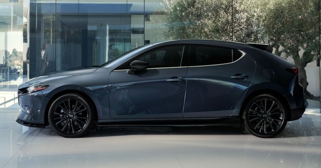 Mazda3 phiên bản 2.5 Turbo đắt gần gấp rưỡi bản thường - 4 Mazda3 phiên bản 2.5 Turbo đắt gần gấp rưỡi bản thường - 4