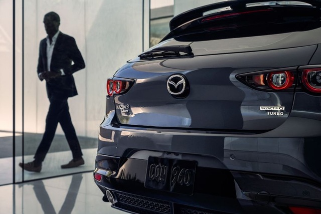Mazda3 phiên bản 2.5 Turbo đắt gần gấp rưỡi bản thường - 6 Mazda3 phiên bản 2.5 Turbo đắt gần gấp rưỡi bản thường - 6