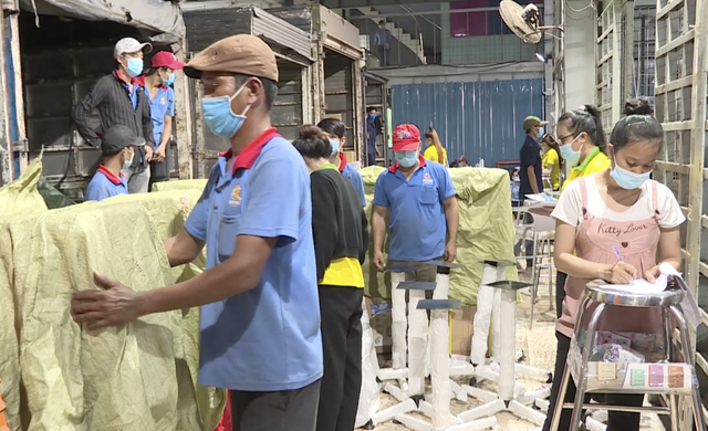 Bình Dương: 60.000 lao động sẽ mất việc nếu dịch Covid-19 lan rộng - 1 Bình Dương: 60.000 lao động sẽ mất việc nếu dịch Covid-19 lan rộng - 1