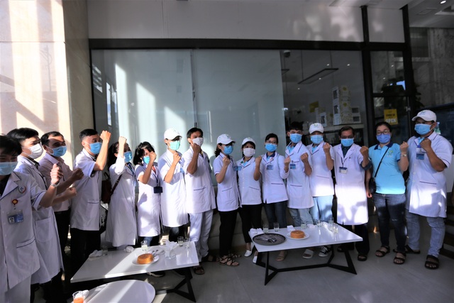 Nữ điều dưỡng hoãn đi tuần trăng mật xung phong vào tâm dịch Đà Nẵng - 4 Nữ điều dưỡng hoãn đi tuần trăng mật xung phong vào tâm dịch Đà Nẵng - 4