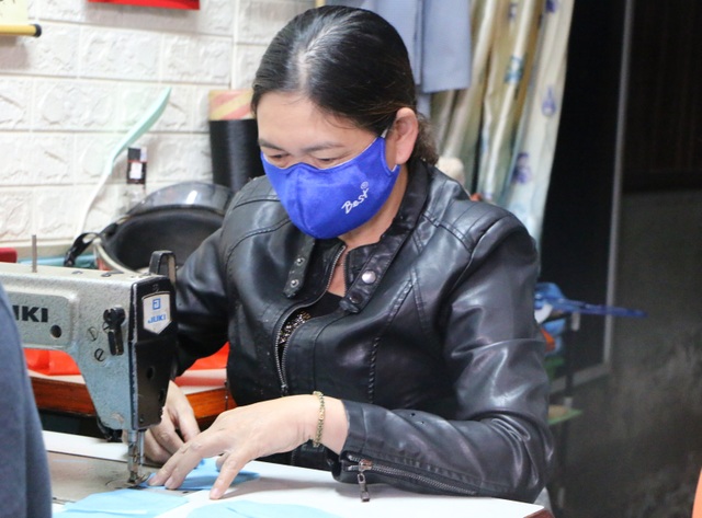 May 1 vạn khẩu trang tặng người khó khăn để phòng chống dịch - 1 May 1 vạn khẩu trang tặng người khó khăn để phòng chống dịch - 1