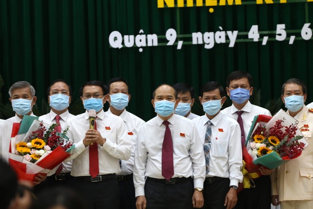 TPHCM: Ông Lâm Đình Thắng tái đắc cử Bí thư quận 9 - 2 TPHCM: Ông Lâm Đình Thắng tái đắc cử Bí thư quận 9 - 2