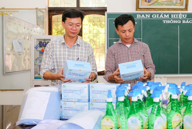 Nghệ An: Thực hiện “hai không” đối với người tham gia tổ chức thi - 3 Nghệ An: Thực hiện “hai không” đối với người tham gia tổ chức thi - 3