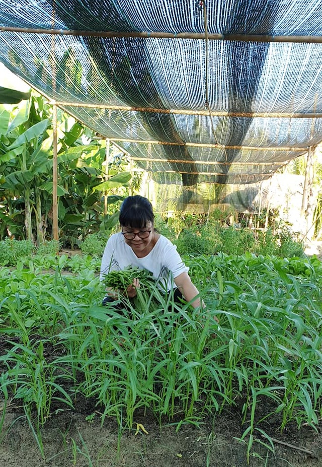 Ca sĩ Ánh Tuyết: “Người dân Hội An có lo lắng, nhưng không hoảng loạn...” - 5 Ca sĩ Ánh Tuyết: “Người dân Hội An có lo lắng, nhưng không hoảng loạn...” - 5