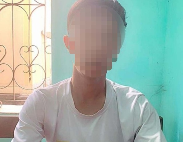 Đột nhập khu nội trú chụp ảnh giáo viên nữ tắm để tống tiền - 1 Đột nhập khu nội trú chụp ảnh giáo viên nữ tắm để tống tiền - 1
